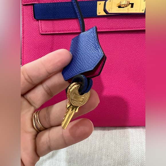 🏆💐HOST PICK💐🏆🩷💙Hermès Kelly 28 Epsom Leather Bag With Gold Hardware🩷💙 - Picture 9 of 17